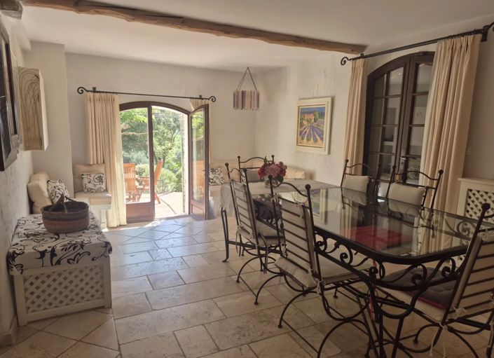 Image No.8-4 Bed House for sale