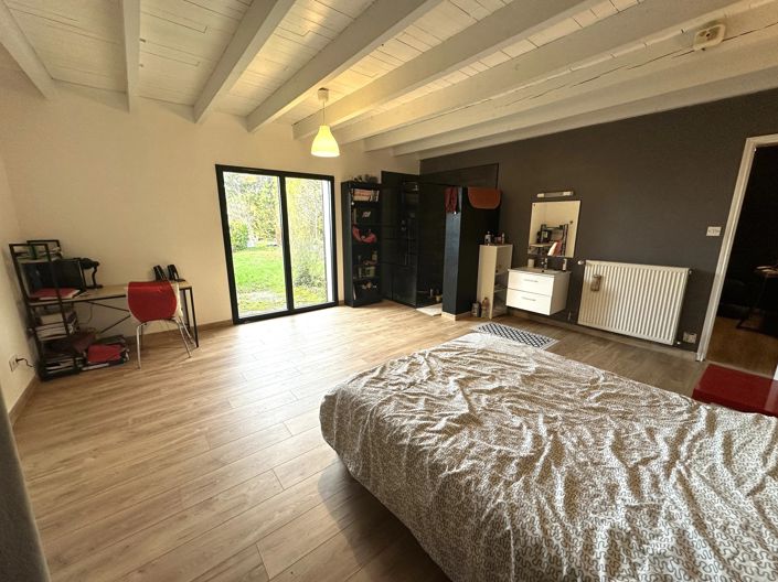 Image No.6-4 Bed House for sale