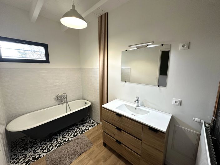 Image No.8-4 Bed House for sale