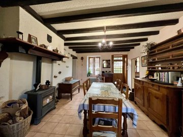 53e985bbaf5517700c7d255801098235bf9b04f0bb128