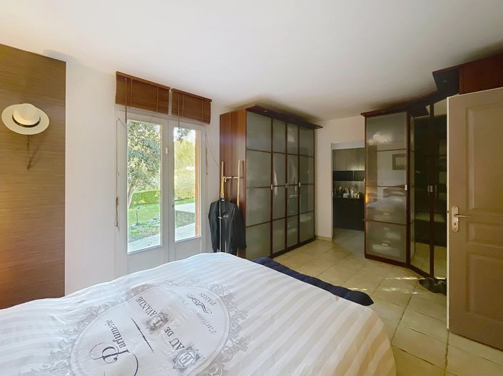 Image No.11-4 Bed House for sale