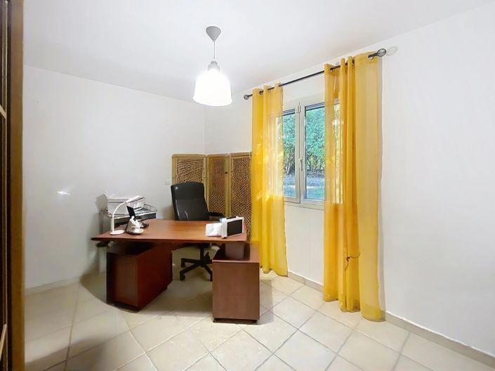 Image No.13-4 Bed House for sale