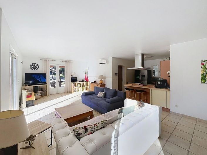 Image No.7-4 Bed House for sale