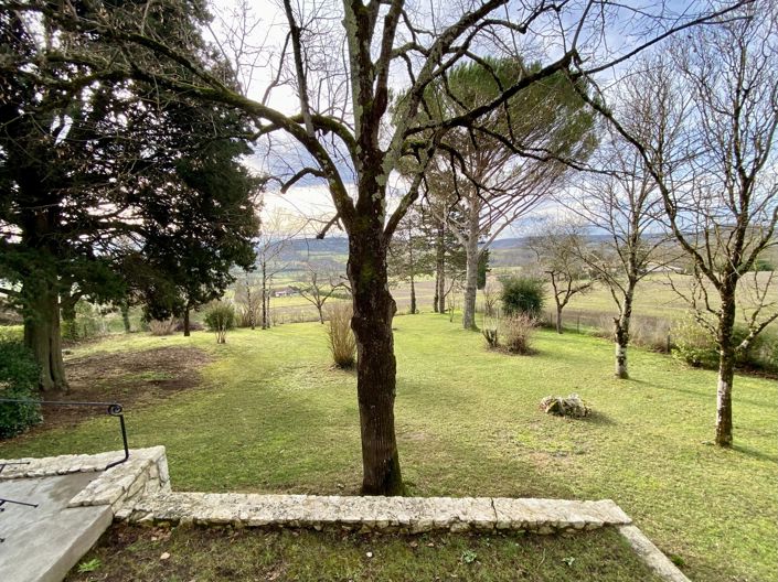 Image No.10-5 Bed House for sale