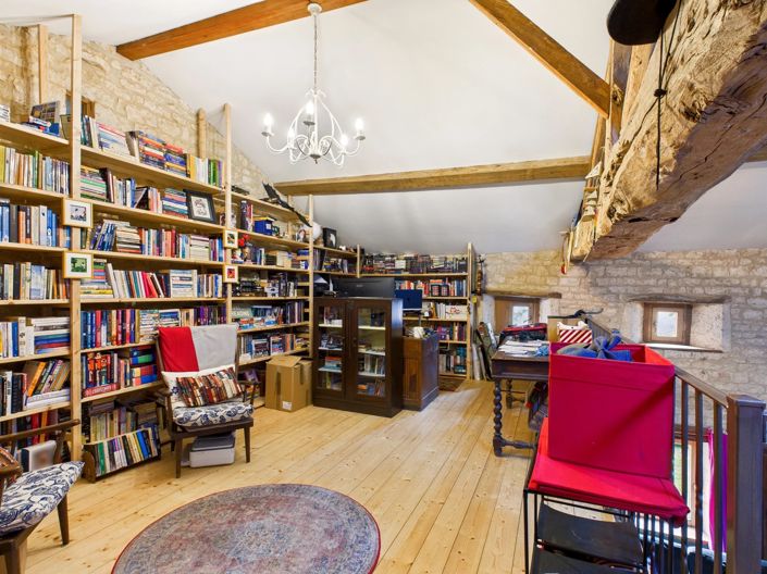 Image No.11-1 Bed House for sale