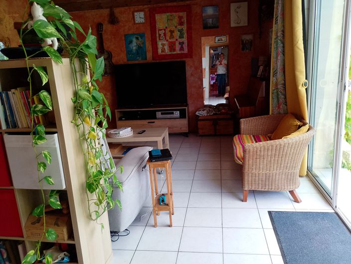 Image No.8-5 Bed House for sale