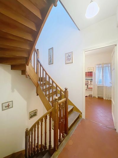 Image No.6-4 Bed House for sale