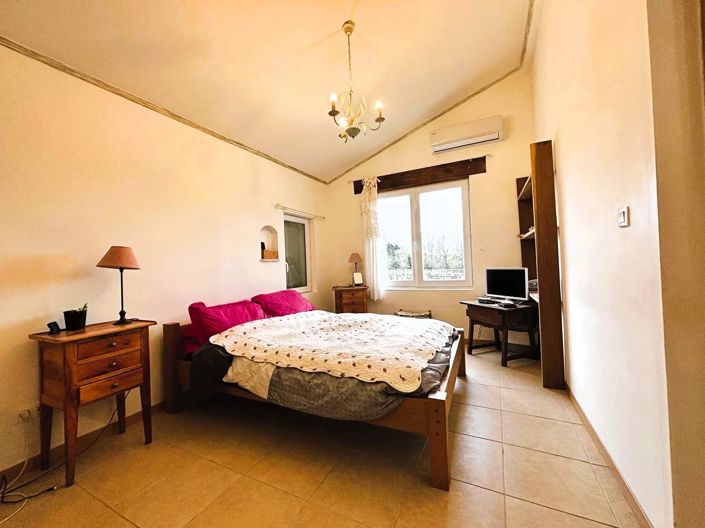 Image No.11-5 Bed House for sale