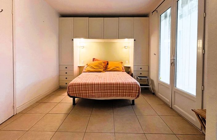 Image No.5-5 Bed House for sale