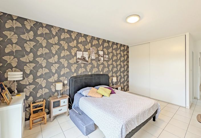 Image No.11-3 Bed House for sale