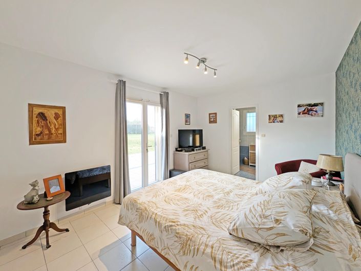 Image No.8-3 Bed House for sale