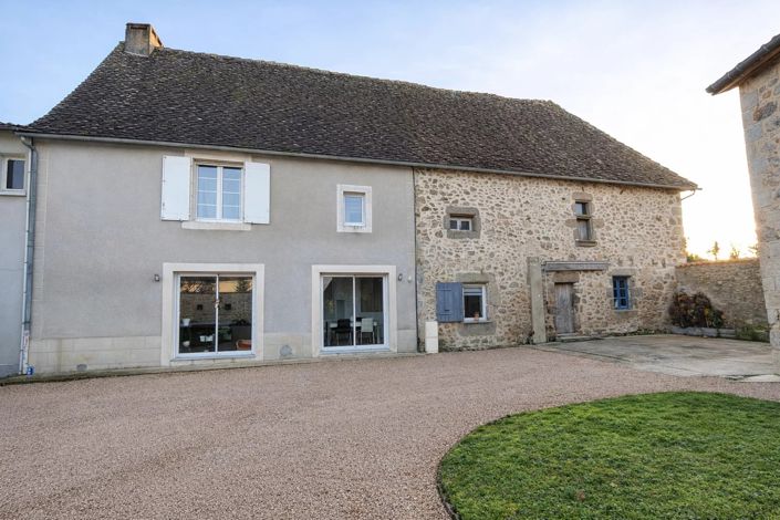 Image No.12-2 Bed House for sale