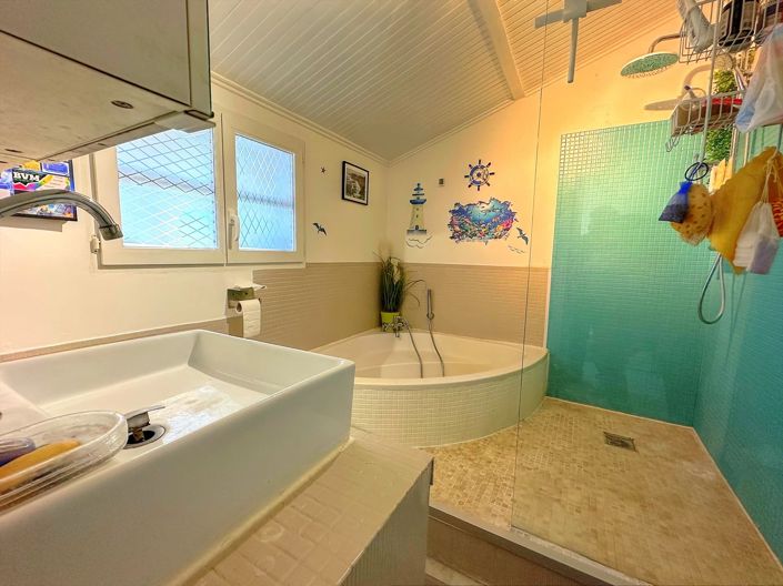 Image No.10-4 Bed House for sale