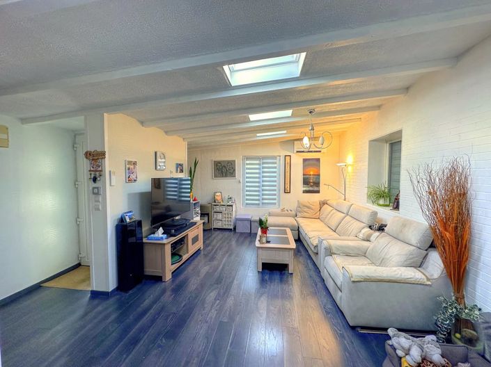 Image No.4-4 Bed House for sale