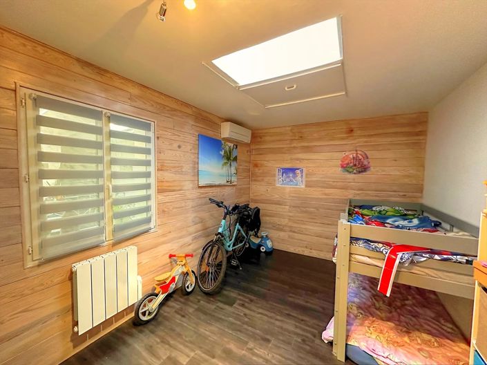 Image No.6-4 Bed House for sale