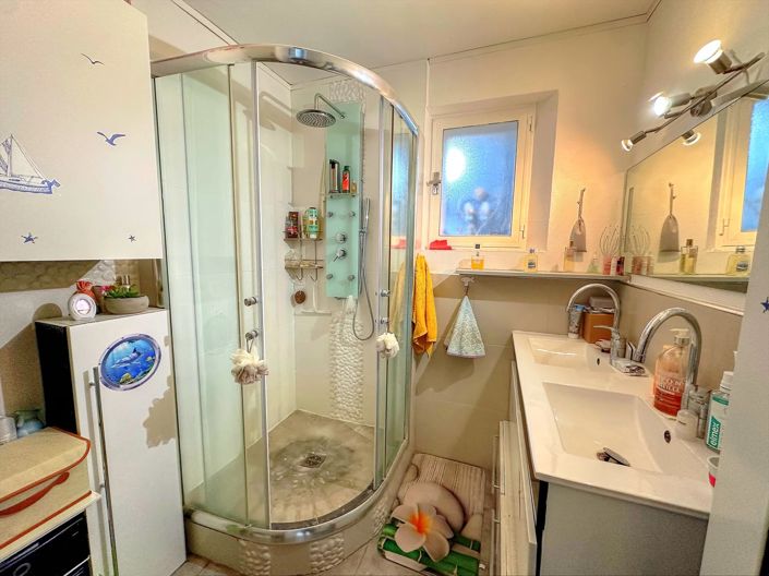 Image No.9-4 Bed House for sale