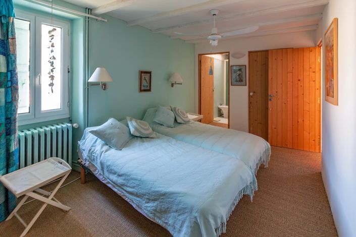 Image No.8-2 Bed House for sale