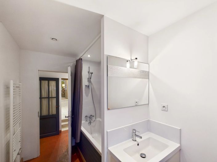 Image No.11-3 Bed House for sale