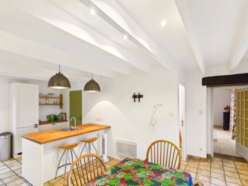 46b54ca9fe12d49beca3fd9b52aa22fb0f3d9d8ecd200