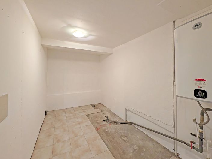 Image No.11-2 Bed House for sale