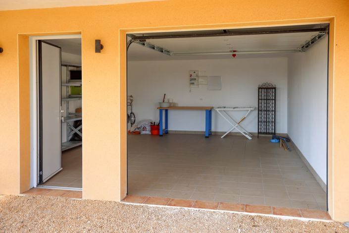 Image No.14-4 Bed House for sale