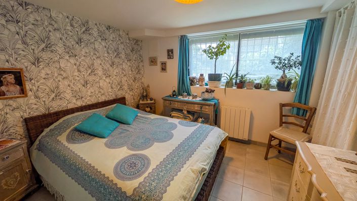 Image No.12-5 Bed House for sale