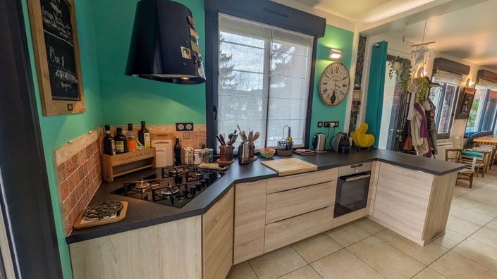 Image No.6-5 Bed House for sale