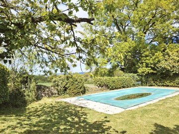 e4201fa7005b9703e9c6aea4ab64f3c60cbf81069a365