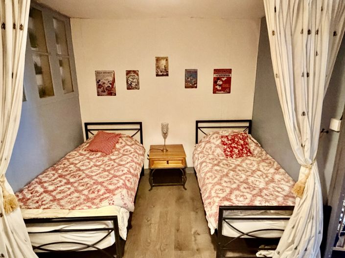 Image No.12-4 Bed House for sale