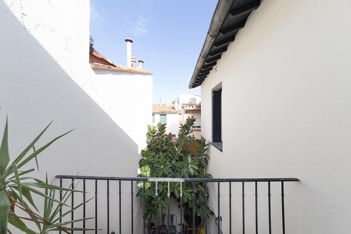 Image No.9-3 Bed House for sale