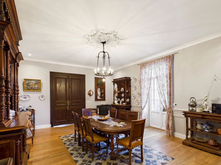 Image No.4-10 Bed House for sale