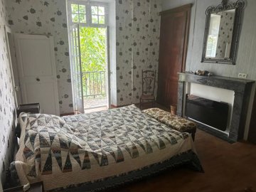 c4c09d78b94813dd6c2babf1b47b7595122e323ad8160