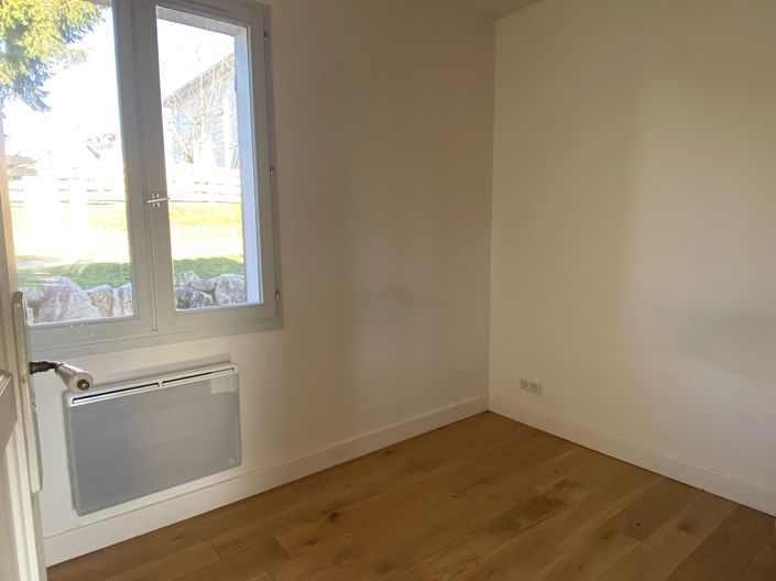 Image No.8-2 Bed House for sale