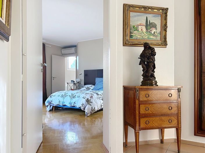 Image No.12-4 Bed House for sale