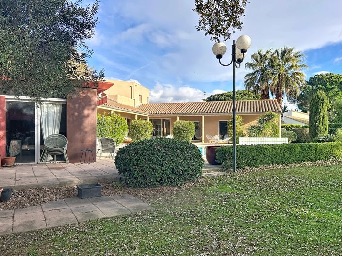 Image No.3-4 Bed House for sale