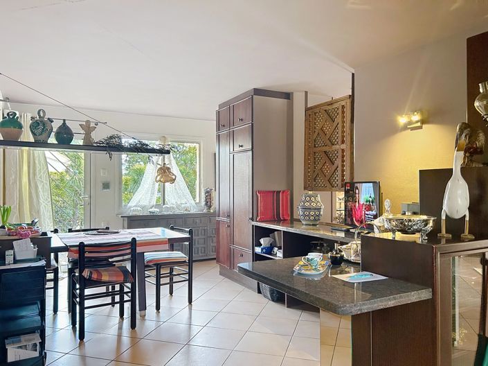 Image No.7-4 Bed House for sale