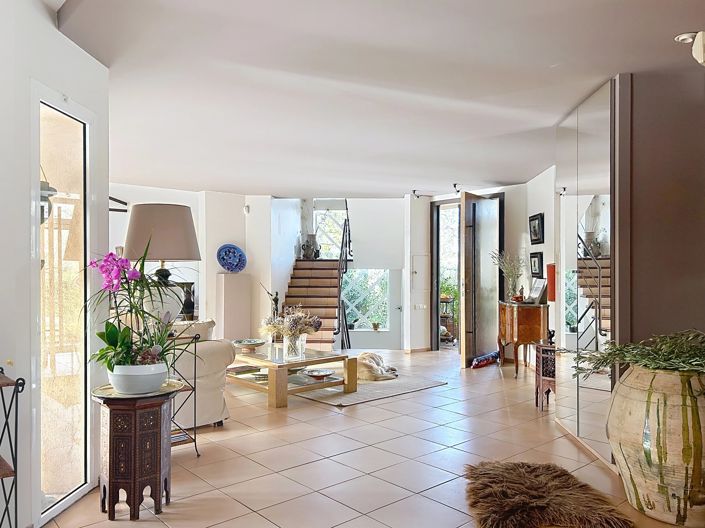 Image No.9-4 Bed House for sale