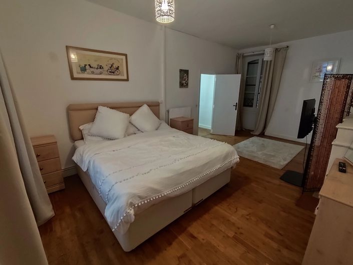 Image No.9-4 Bed House for sale