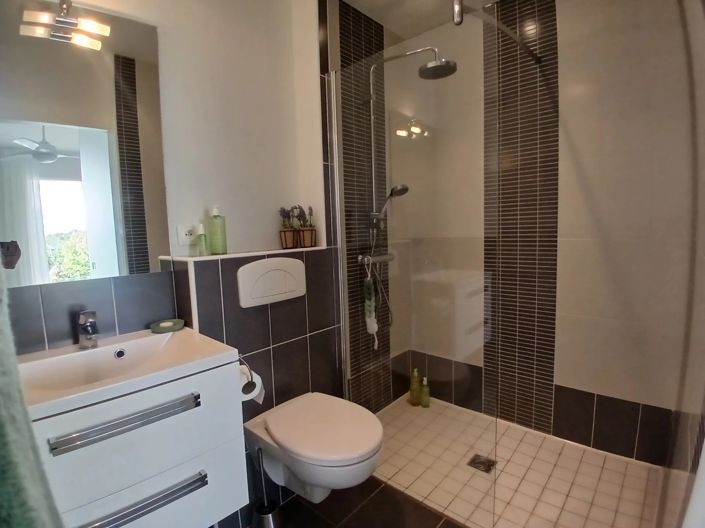 Image No.11-3 Bed House for sale