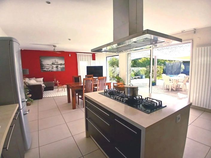 Image No.6-3 Bed House for sale