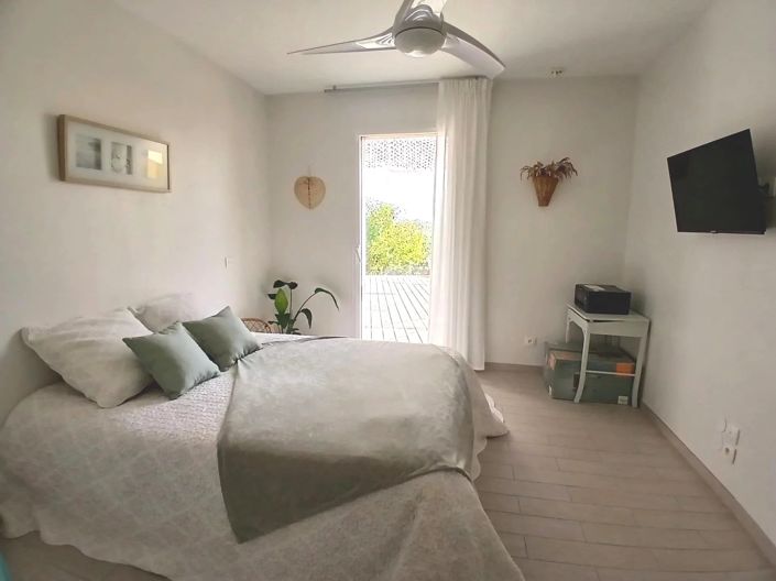 Image No.9-3 Bed House for sale