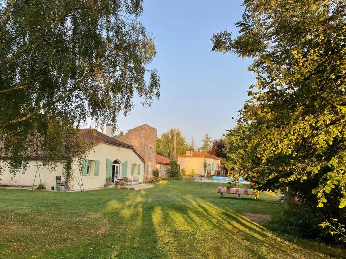 Image No.2-6 Bed Farmhouse for sale