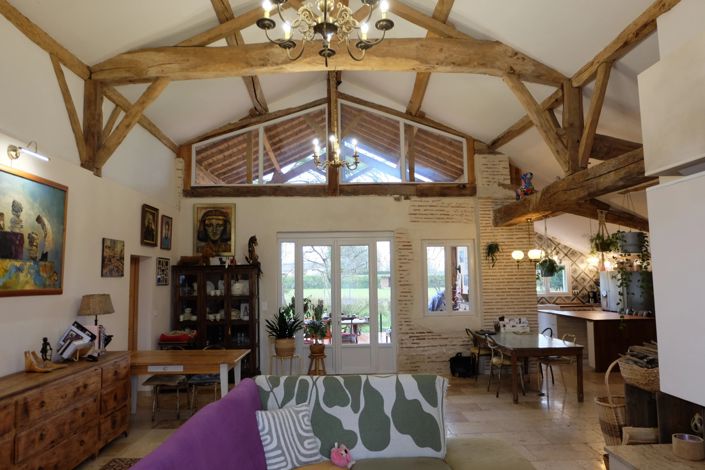 Image No.9-6 Bed Farmhouse for sale