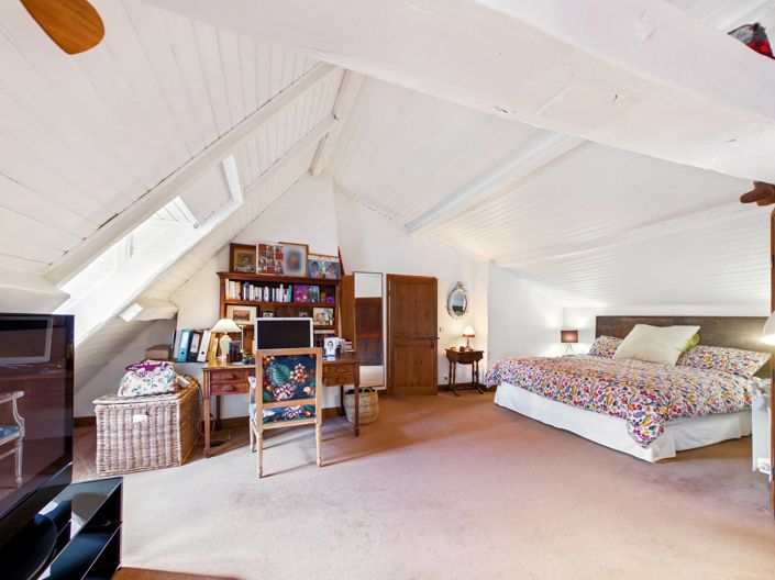 Image No.10-5 Bed House for sale