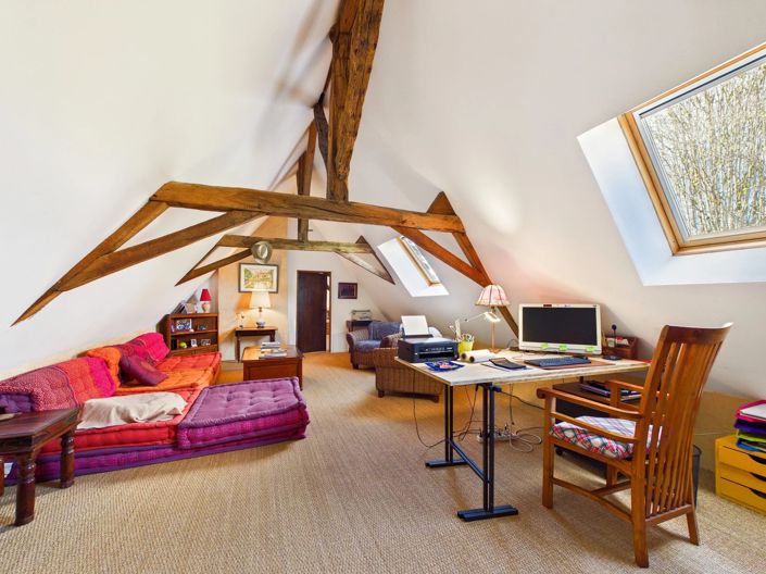 Image No.11-5 Bed House for sale