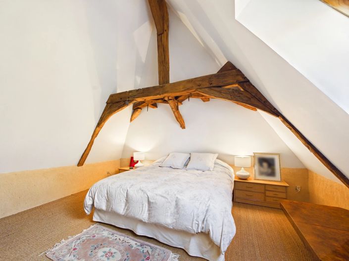 Image No.9-5 Bed House for sale