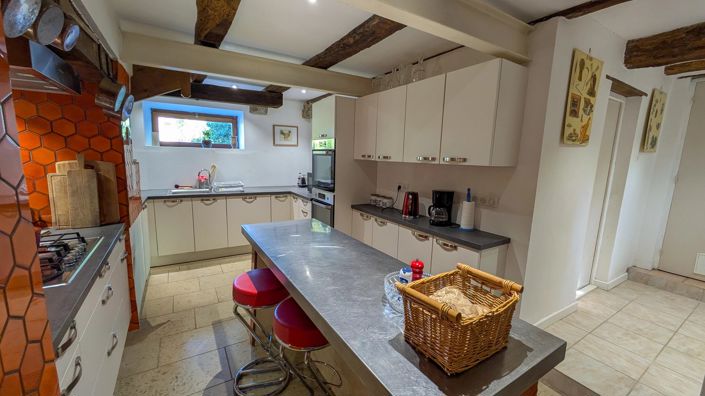 Image No.3-6 Bed House for sale