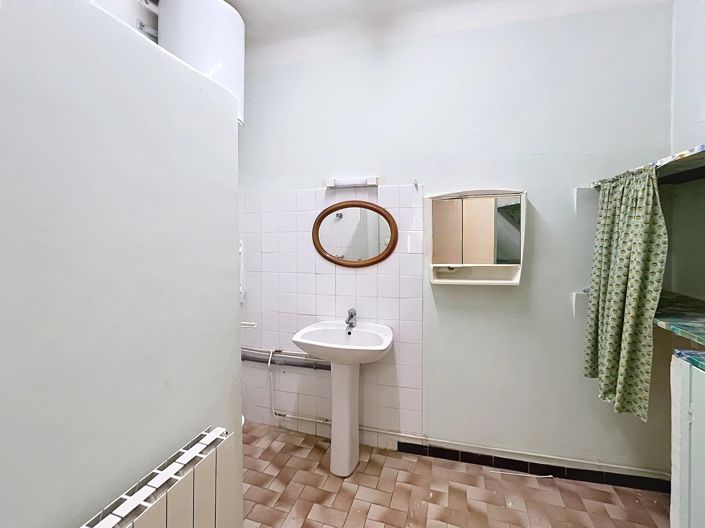 Image No.10-7 Bed Village House for sale