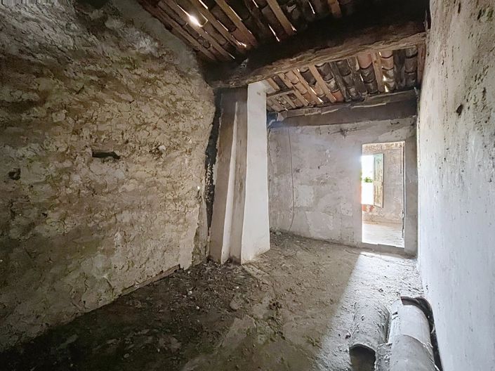 Image No.4-7 Bed Village House for sale