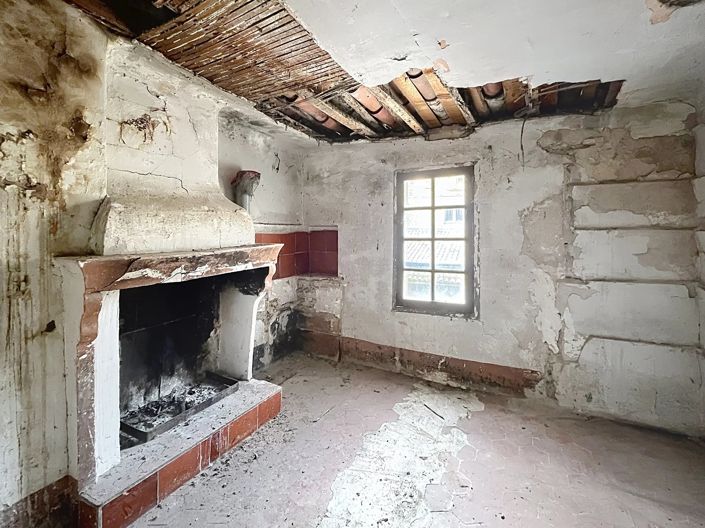 Image No.5-7 Bed Village House for sale